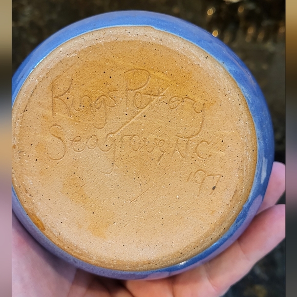 Kings Pottery Seagrove, North Carolina. Blue Speckled Pottery Basket 1997 - Picture 12 of 12